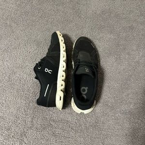 Size woman’s 9.5 on cloud shoes